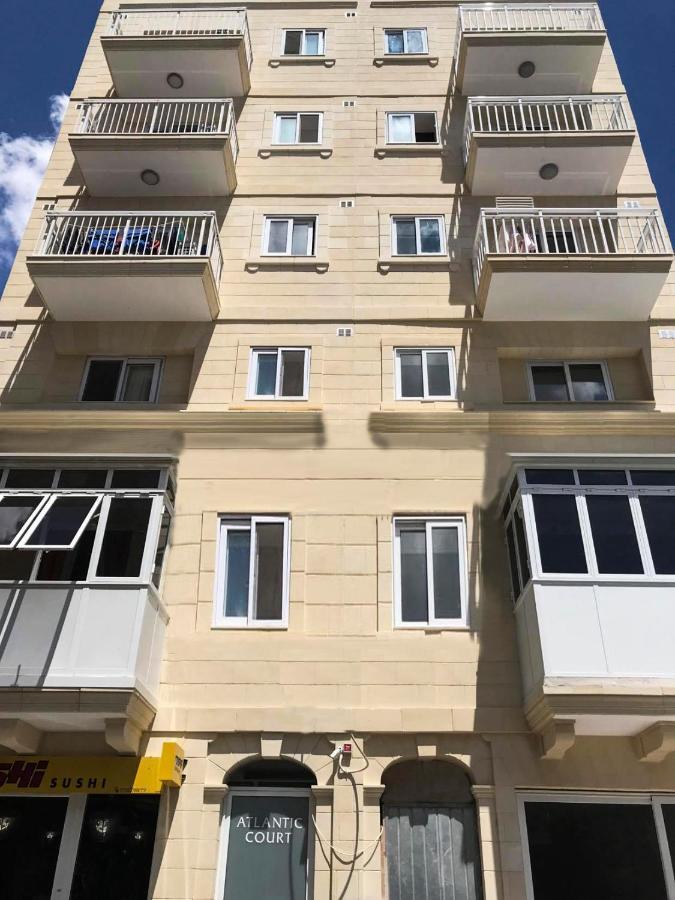 F10 Room 1, Private Double Room With Private Bathroom In Shared Flat Msida Eksteriør billede